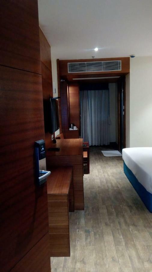 Kings Crown Salt Lake Calcutta Exteriör bild